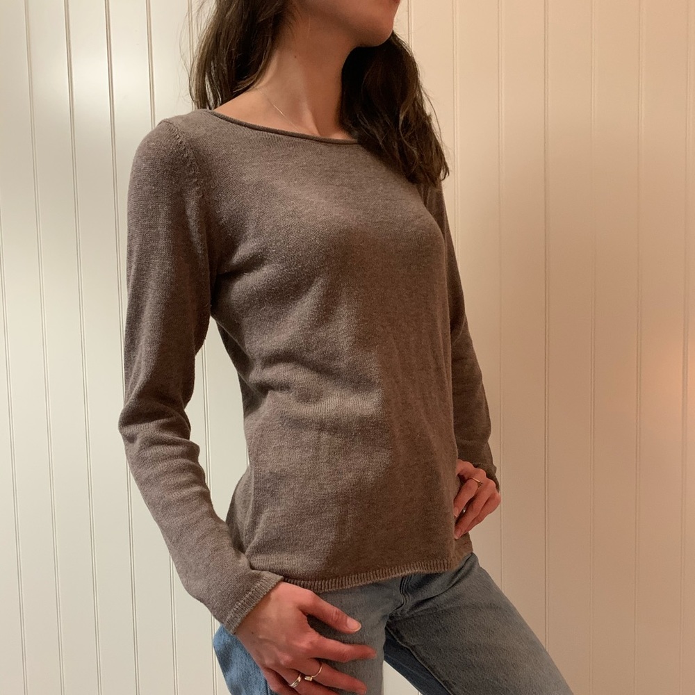 Women’s Scoop Neck Sweater
